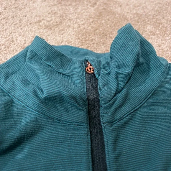 Quarter-zip athleisure - Picture 2 of 3